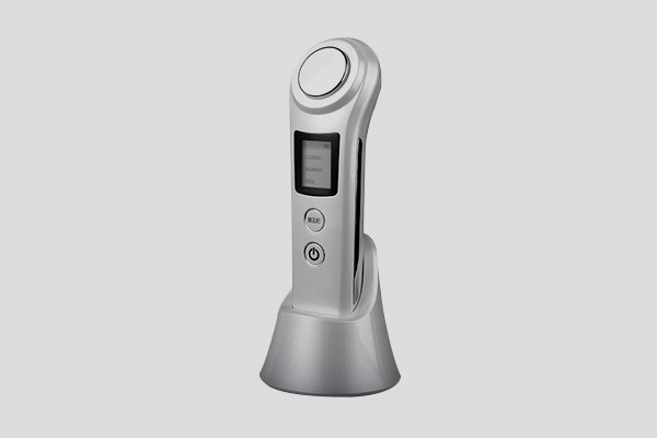 Cold and hot beauty instrument